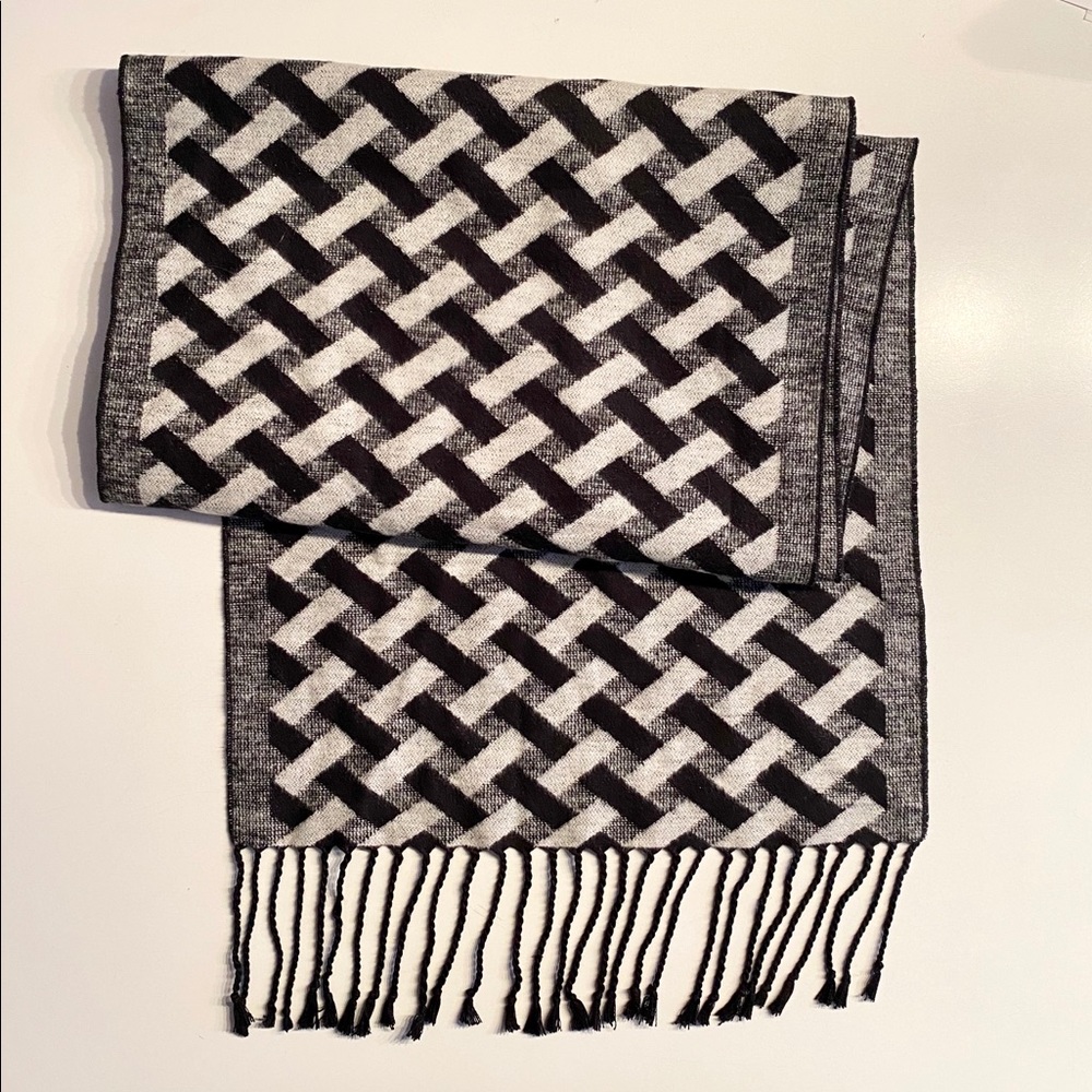🧣NEW Tristan Scarf